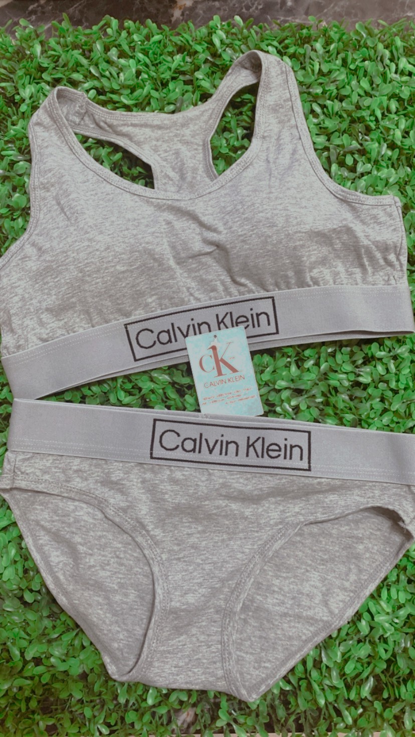 【5月優惠限時限量】CK Calvin Klein  彈性 內衣 有內襯 內褲 "挖背款" 運動內衣 外拍 內衣