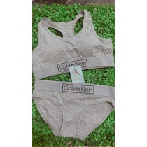 【4月優惠限時限量】CK Calvin Klein  彈性 內衣 有內襯 內褲 "挖背款" 運動內衣 外拍 內衣